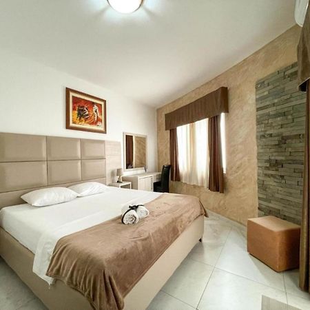 Imperial Hotel Ulcinj Exterior photo