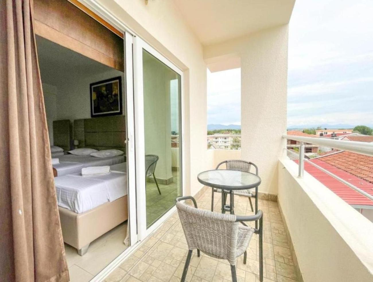 Imperial Hotel Ulcinj Exterior photo