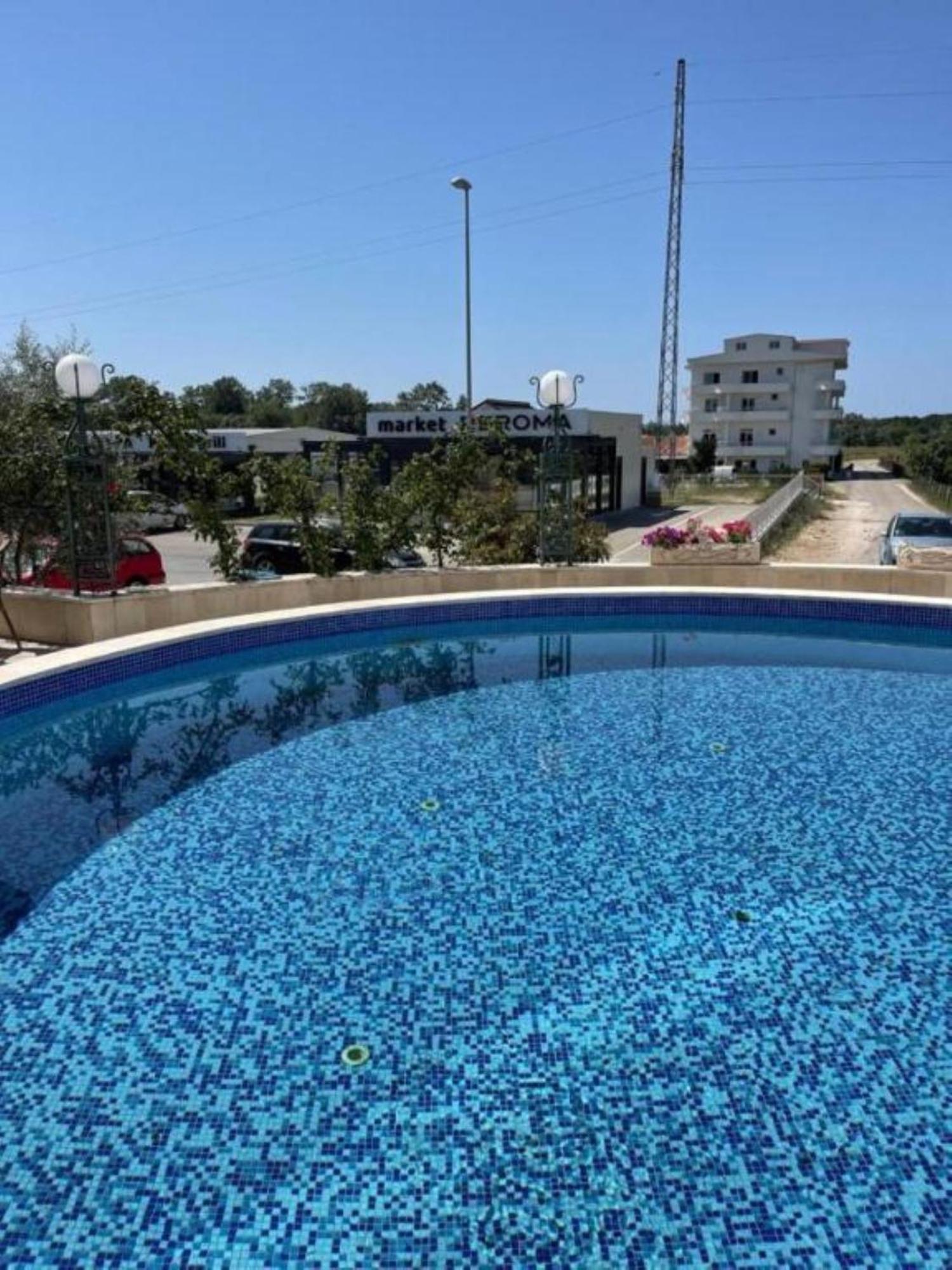 Imperial Hotel Ulcinj Exterior photo